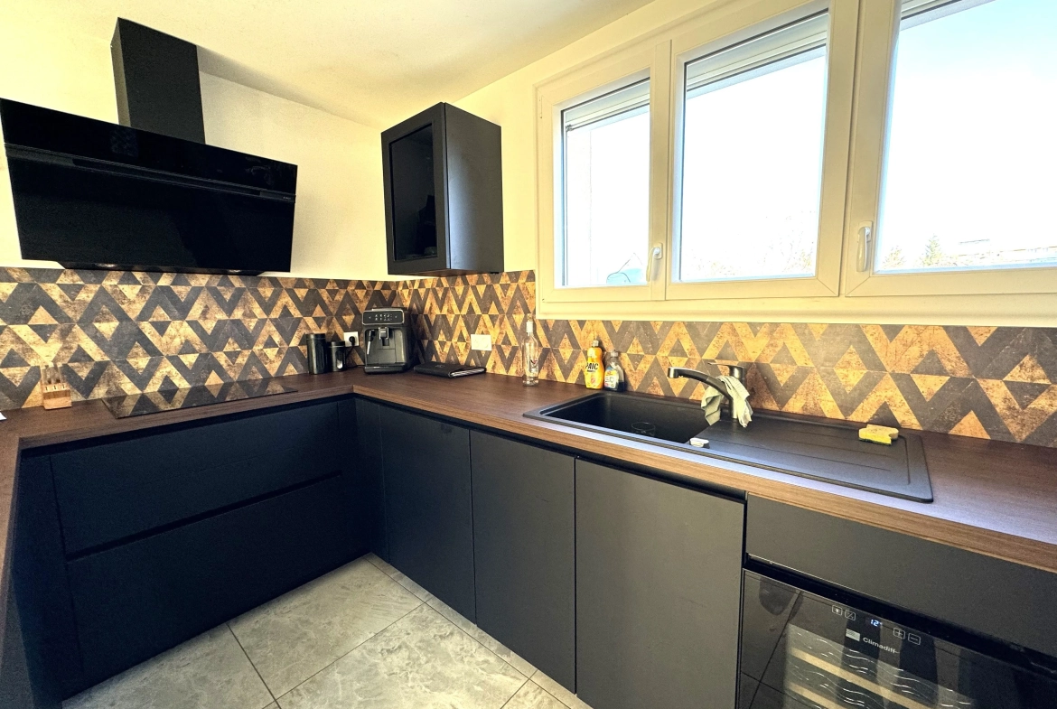 Villa moderne de 110 m² à Mably avec terrain clos et garage 