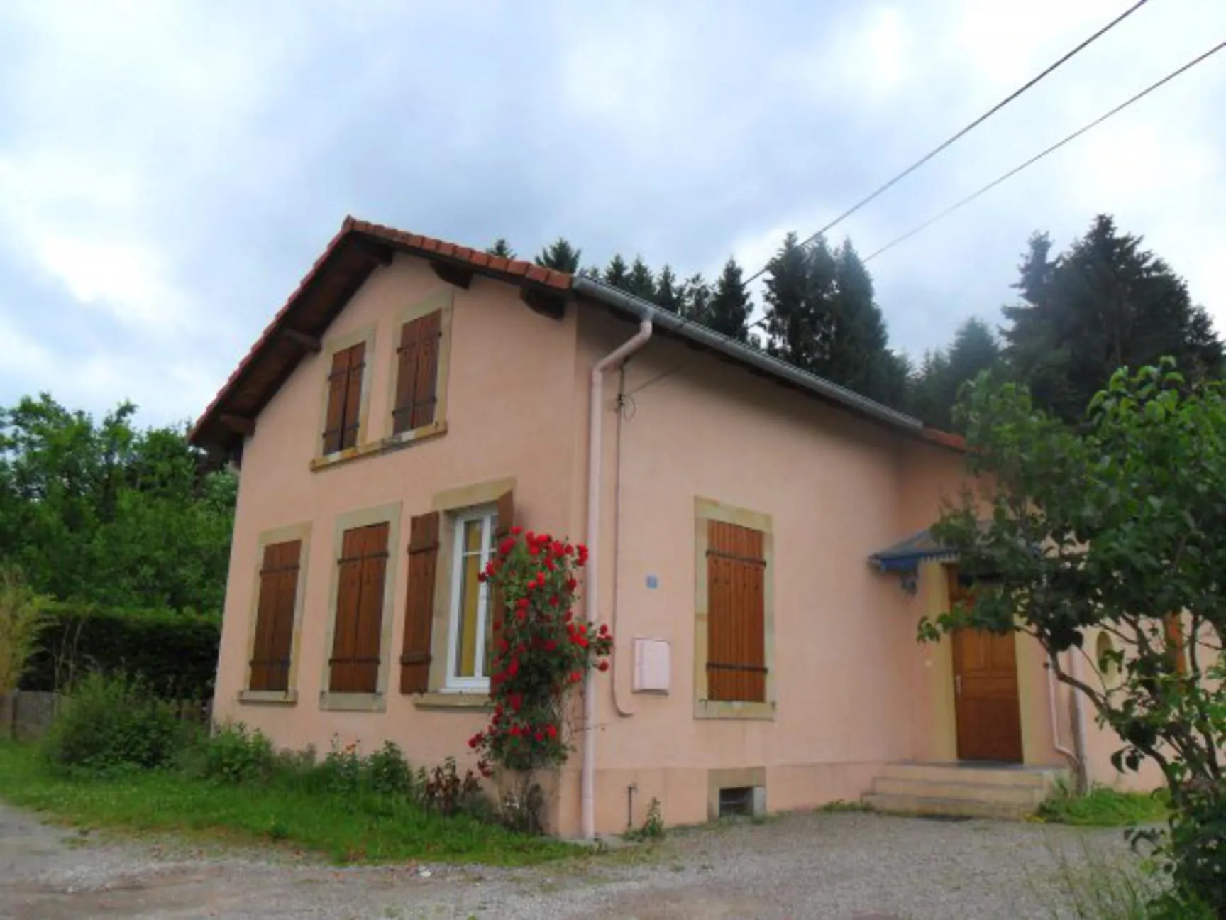 Maison à Épinal de 5 chambres avec grand terrain – Idéalement située 