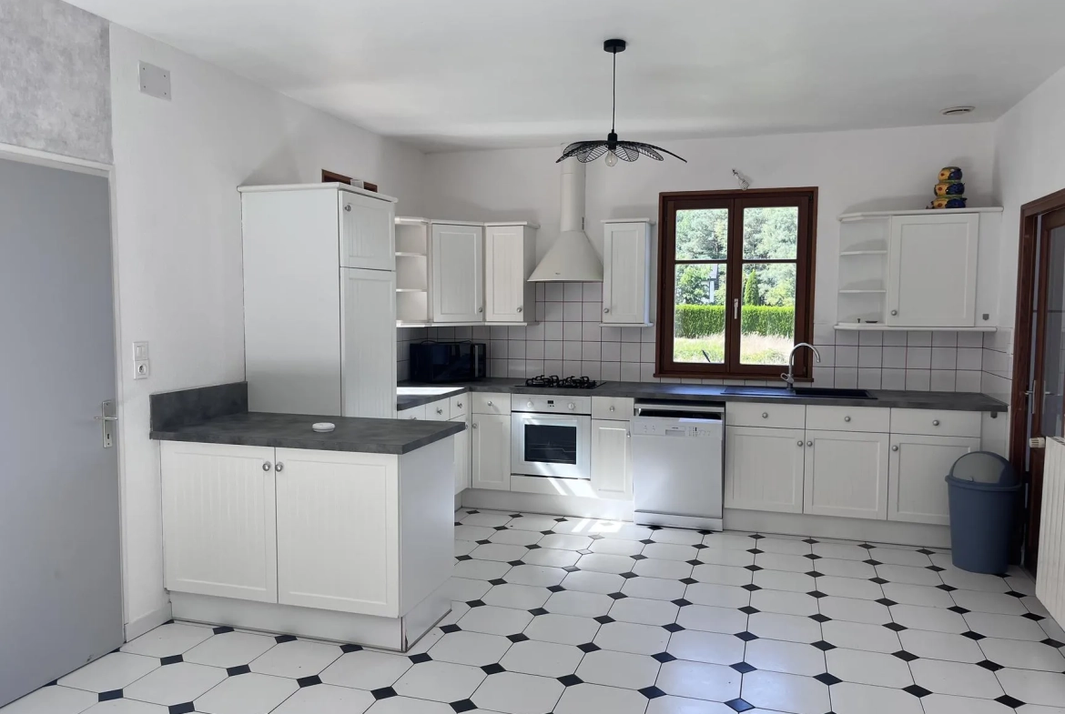 Maison à Épinal de 5 chambres avec grand terrain – Idéalement située 