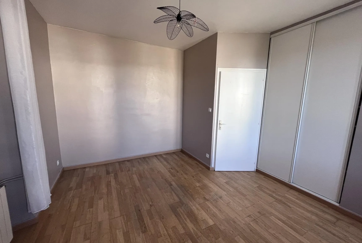Maison à Épinal de 5 chambres avec grand terrain – Idéalement située 
