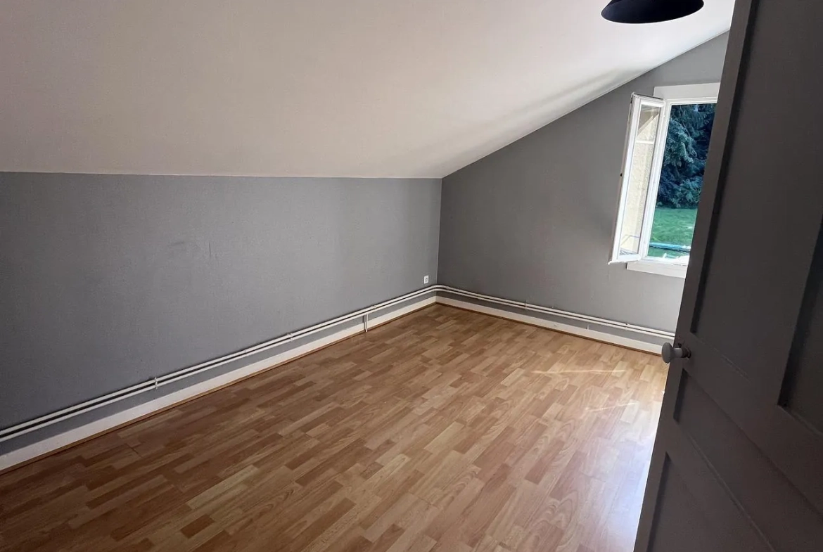 Maison à Épinal de 5 chambres avec grand terrain – Idéalement située 