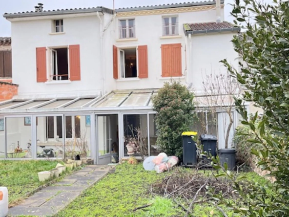 Maison lumineuse à Carmaux avec 4 chambres et jardin, proche commerces