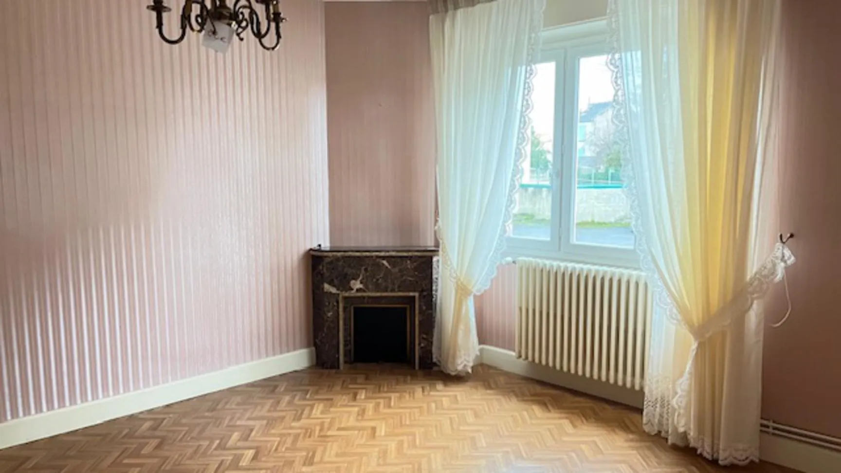 Maison lumineuse à Carmaux avec 4 chambres et jardin, proche commerces 