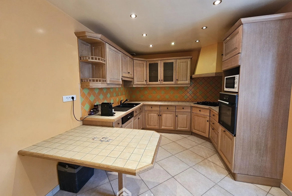 Belle maison en pierre de 100 m² à Thoury-Férottes avec garage et 4 chambres 