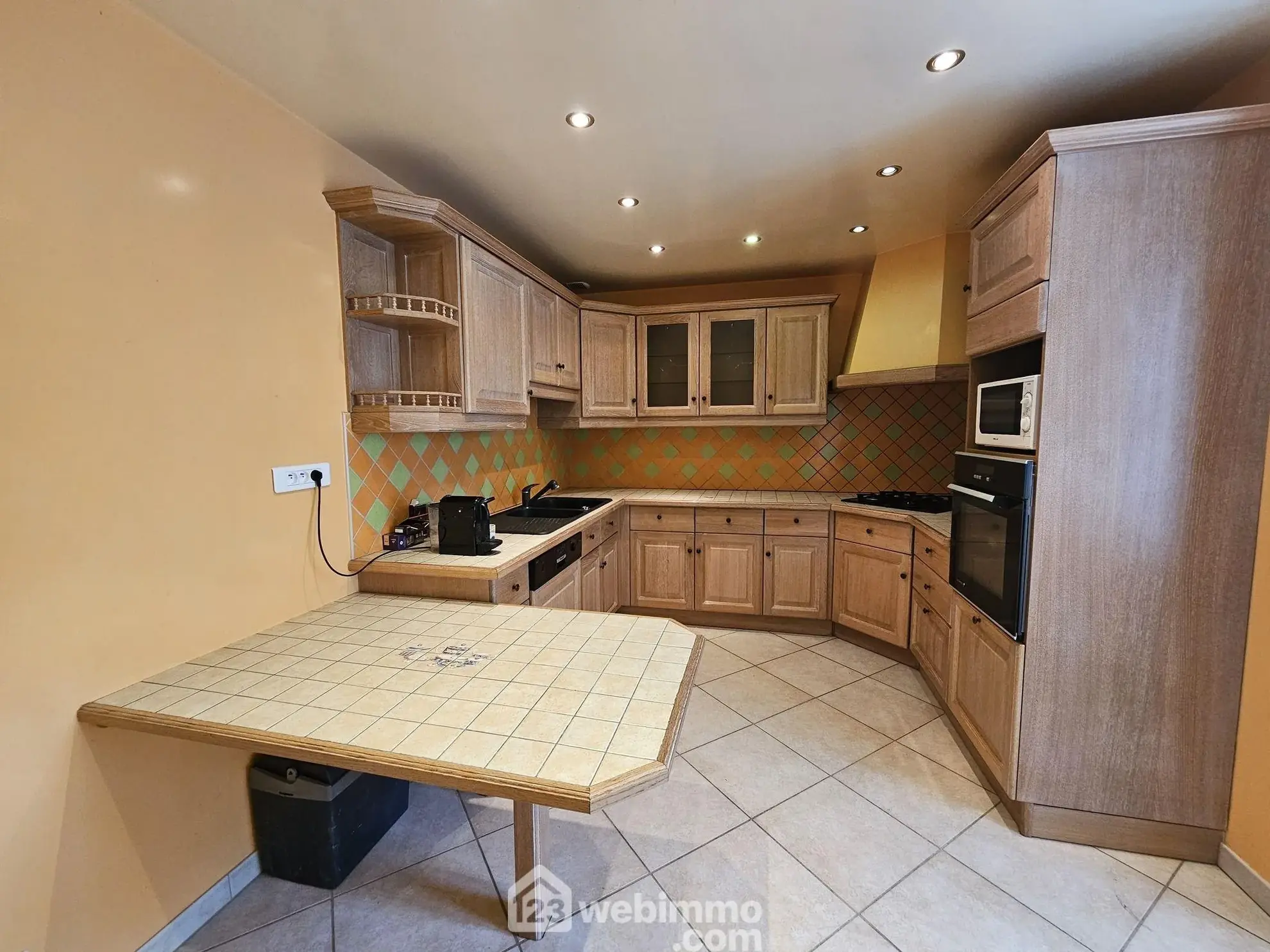 Belle maison en pierre de 100 m² à Thoury-Férottes avec garage et 4 chambres 