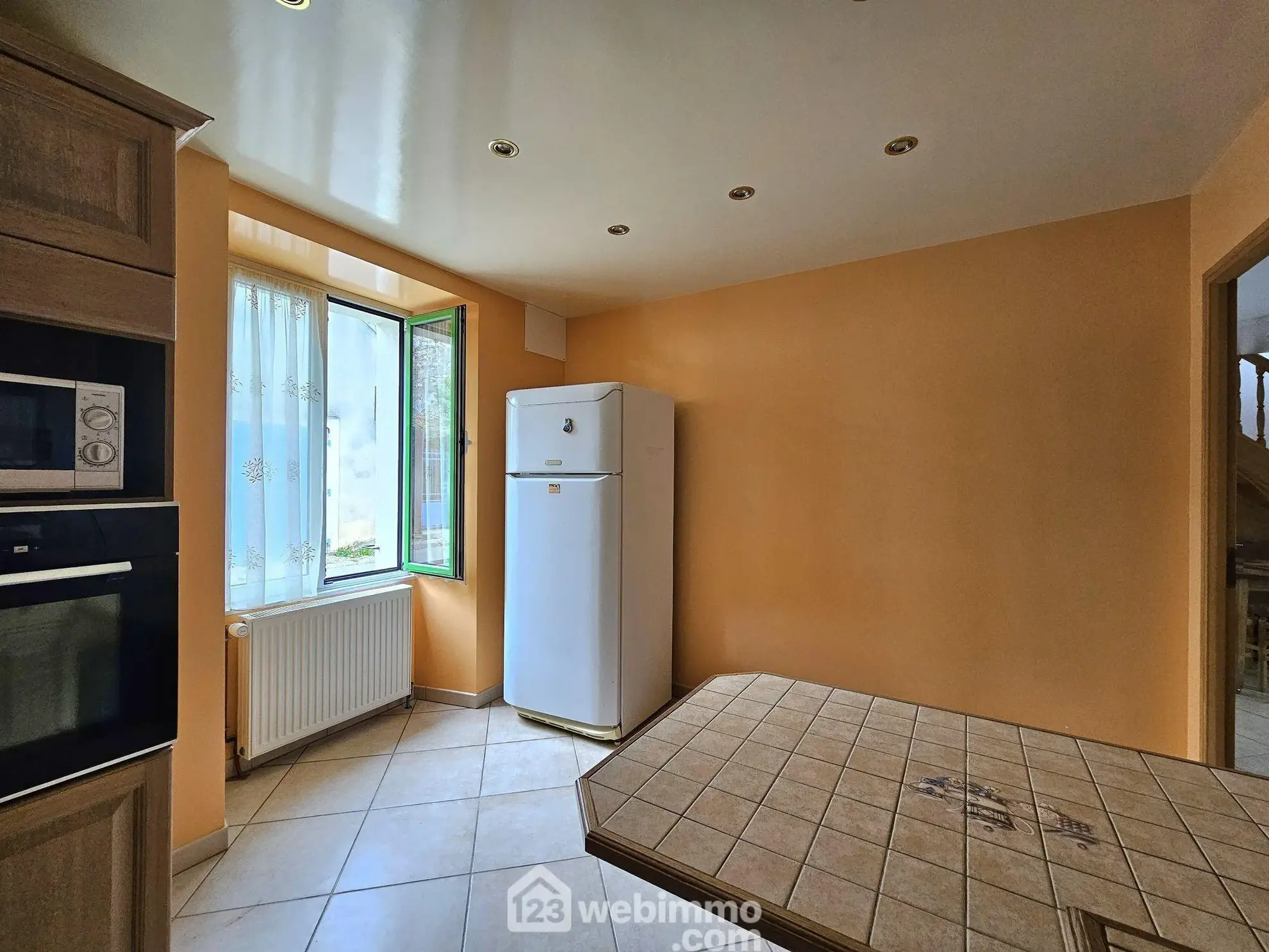 Belle maison en pierre de 100 m² à Thoury-Férottes avec garage et 4 chambres 