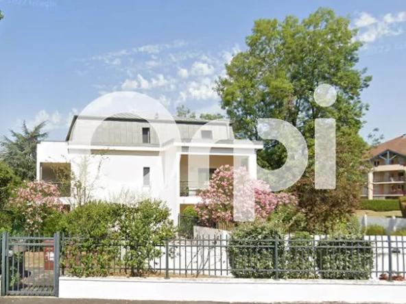 Appartement loué avec terrasse, parking et cave à Pau - Opportunité d'investissement