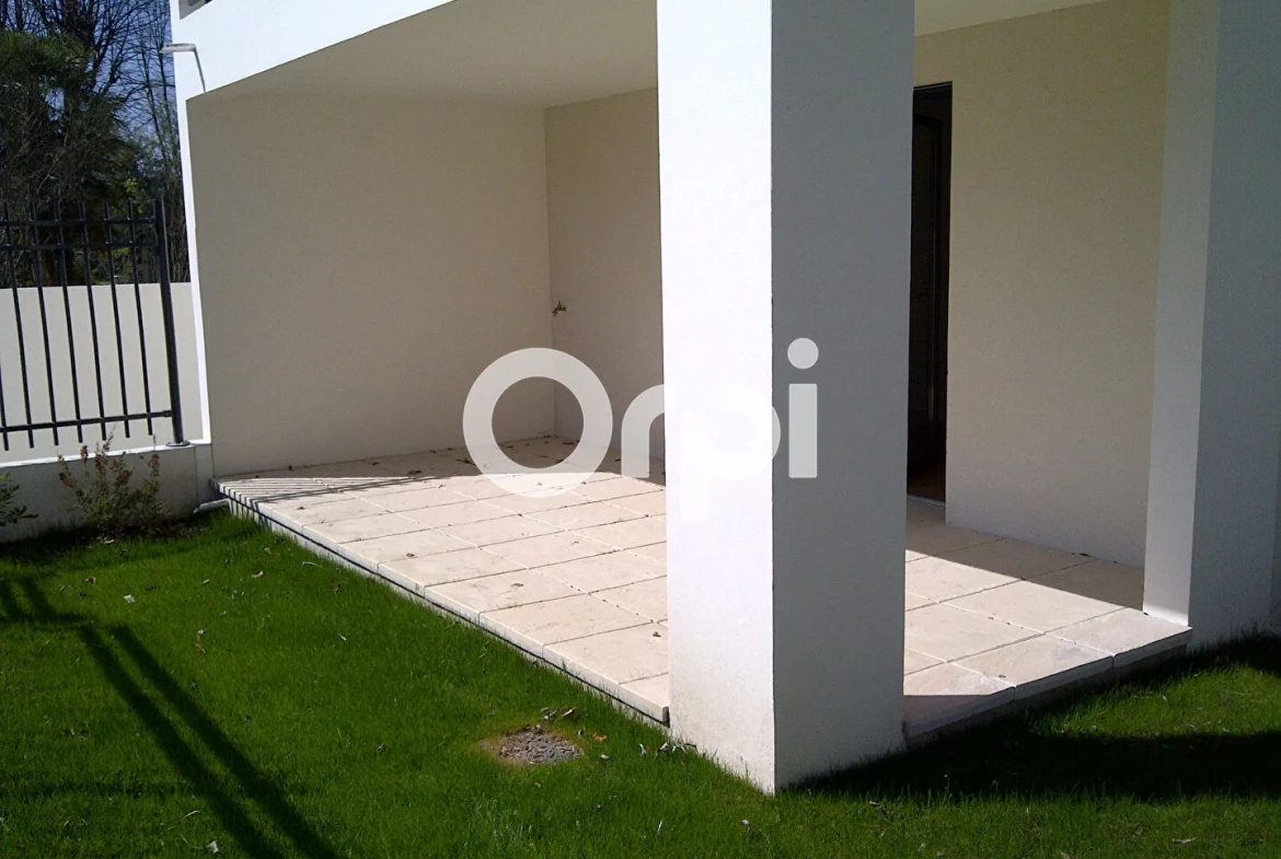 Appartement loué avec terrasse, parking et cave à Pau - Opportunité d'investissement 