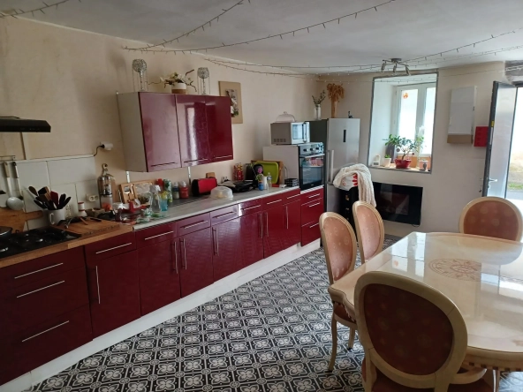 Maison ancienne à Roquecourbe de 140 m² avec 4 chambres et cave