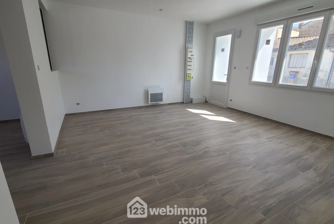 Maison de ville rénovée de 80m² à Talmont-Saint-Hilaire avec cour 