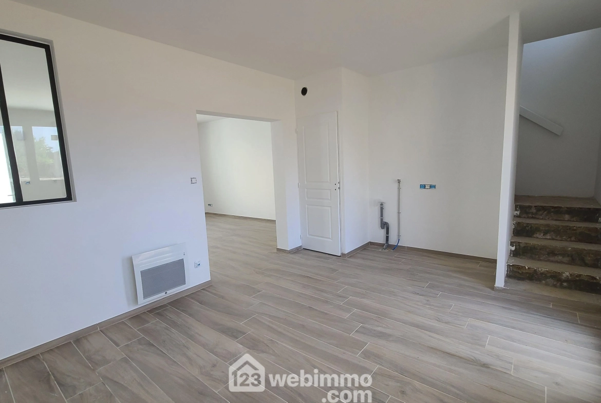 Maison de ville rénovée de 80m² à Talmont-Saint-Hilaire avec cour 