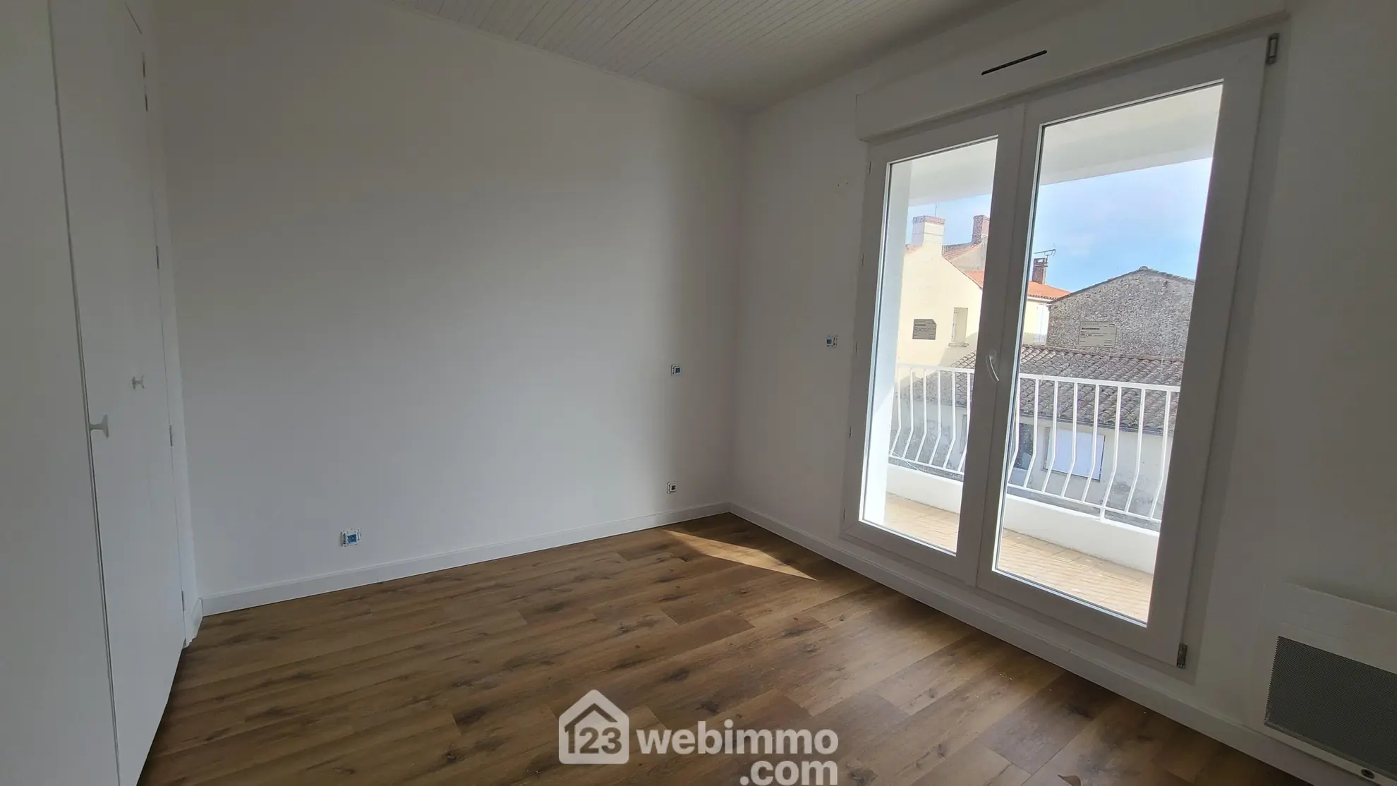 Maison de ville rénovée de 80m² à Talmont-Saint-Hilaire avec cour 