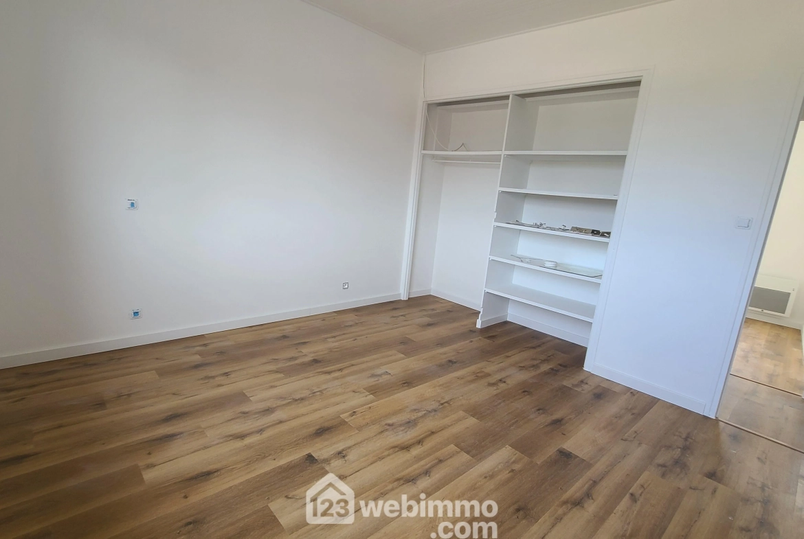 Maison de ville rénovée de 80m² à Talmont-Saint-Hilaire avec cour 