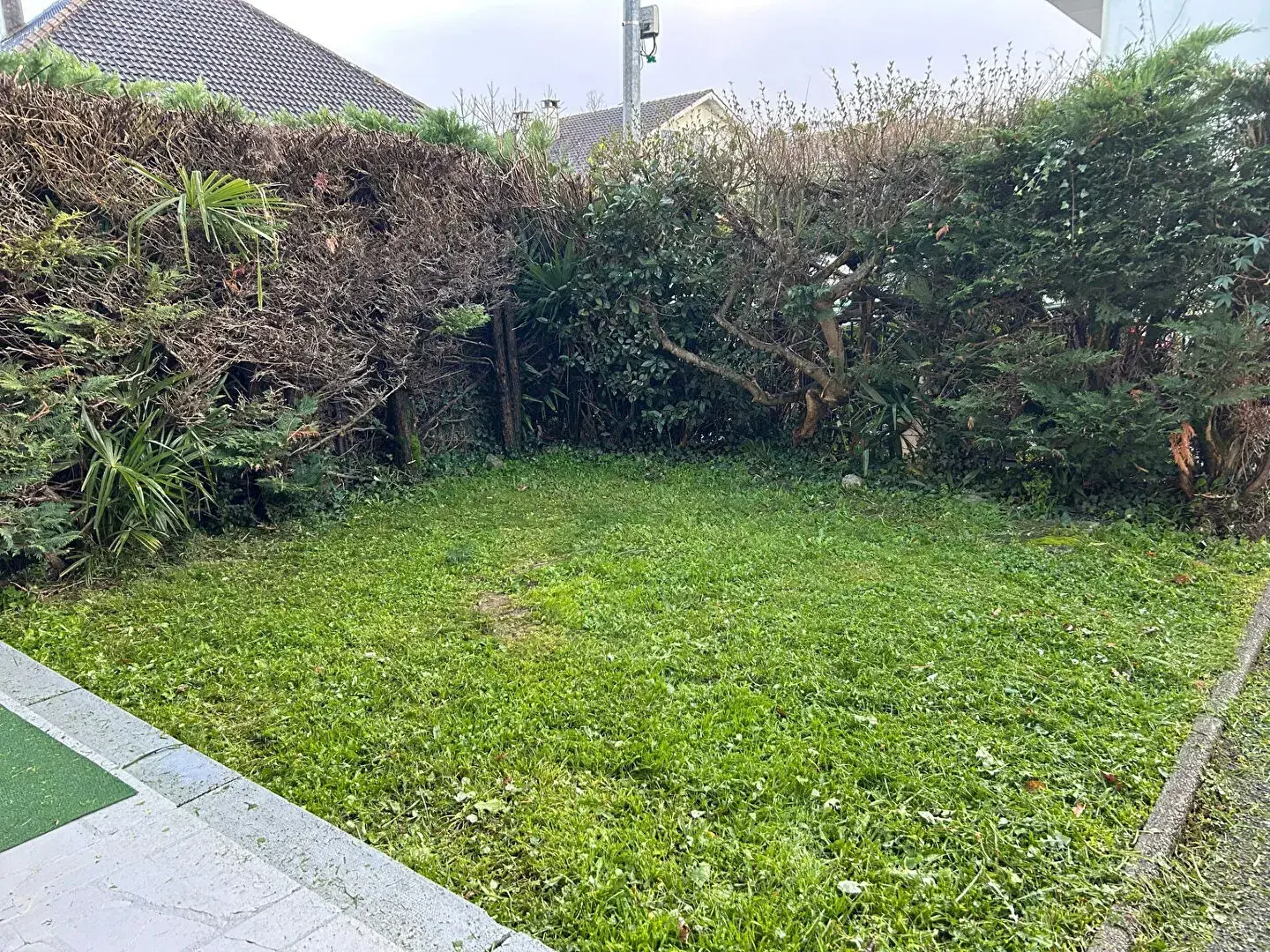 Villa T5 à Pau proche Morlaas, rénovée avec jardins privatifs et garage 