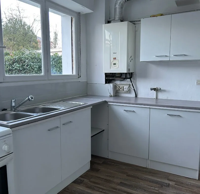 Villa T5 à Pau proche Morlaas, rénovée avec jardins privatifs et garage 