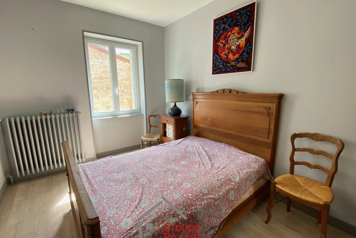 Maison de village en pierre de 180 m² avec terrain à Cluny 