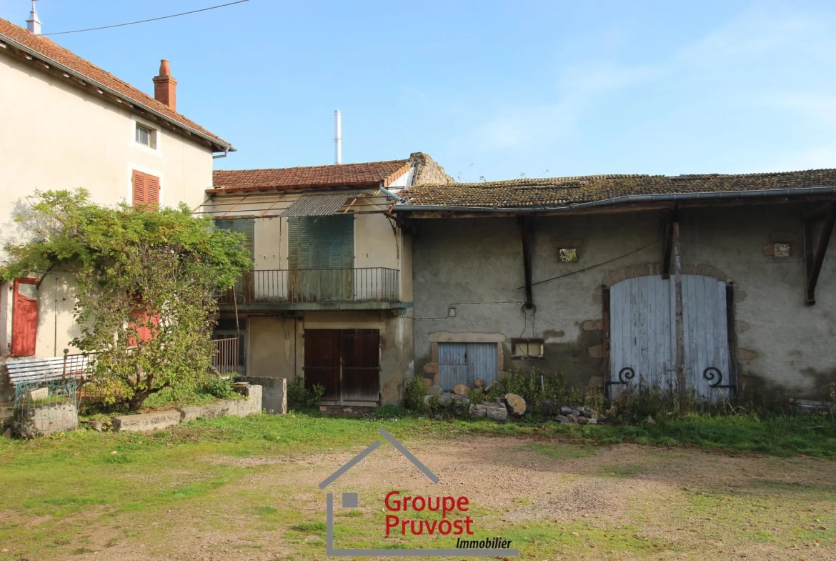 Ferme à rénover de 173 m² avec dépendances à Dompierre-les-Ormes 