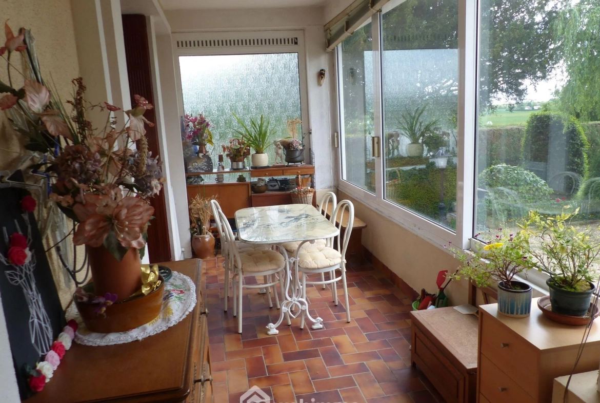 Maison à vendre de 142 m² à Saint-Jacques-sur-Darnétal avec dépendances et grand terrain 