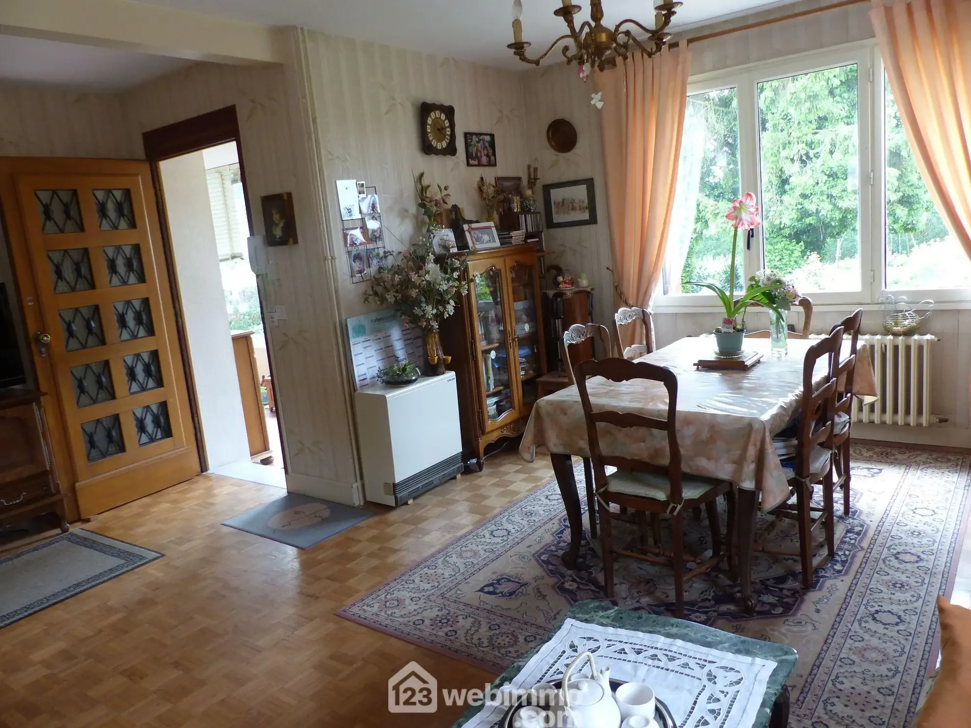 Maison à vendre de 142 m² à Saint-Jacques-sur-Darnétal avec dépendances et grand terrain 