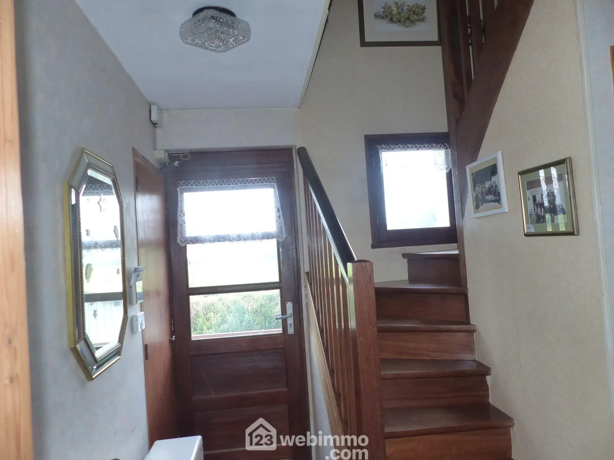 Maison à vendre de 142 m² à Saint-Jacques-sur-Darnétal avec dépendances et grand terrain 