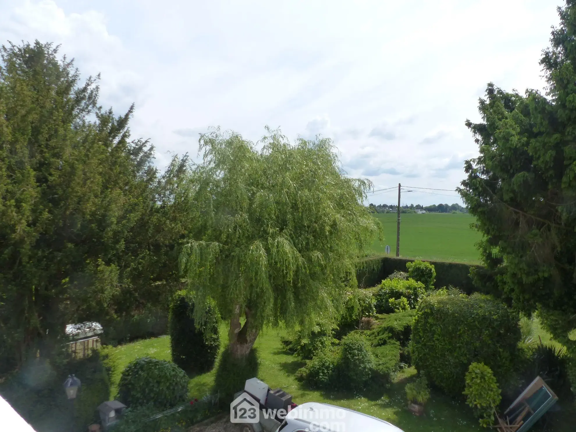 Maison à vendre de 142 m² à Saint-Jacques-sur-Darnétal avec dépendances et grand terrain 