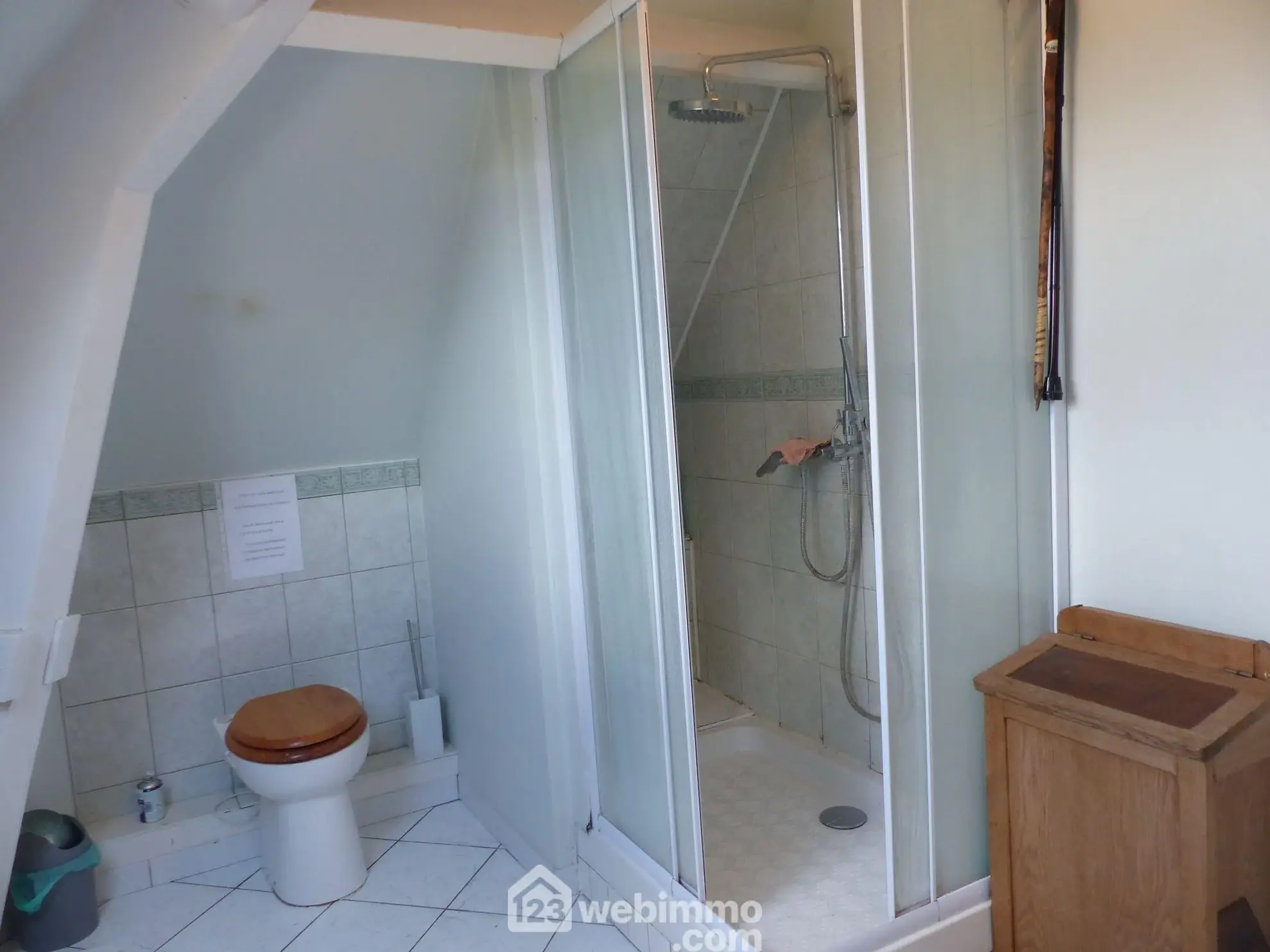 Maison à vendre de 142 m² à Saint-Jacques-sur-Darnétal avec dépendances et grand terrain 