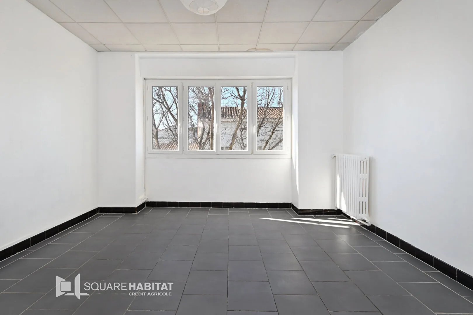 Appartement traversant de 76 m² à Saint-Antoine, Marseille, dernier étage 