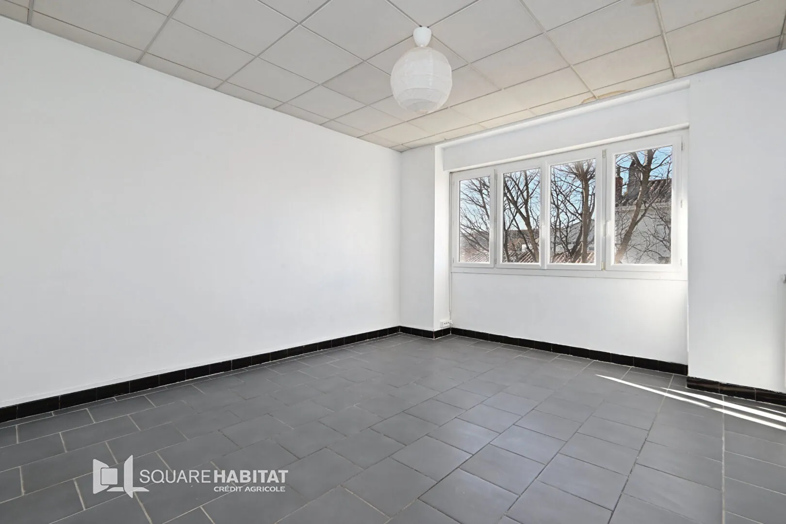 Appartement traversant de 76 m² à Saint-Antoine, Marseille, dernier étage 