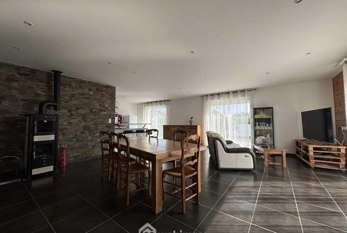 À vendre maison de plain-pied à Descartes, 113 m² avec terrain de 1166 m² 