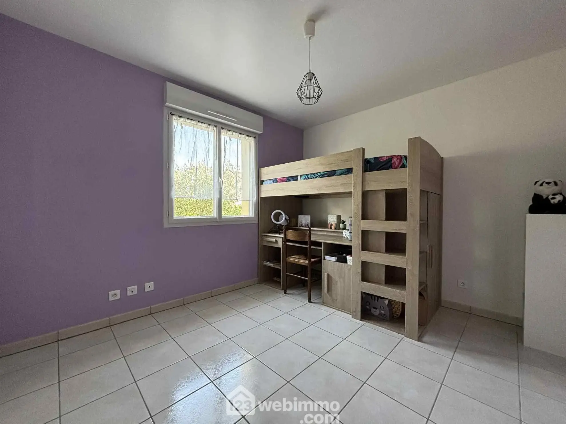 À vendre maison de plain-pied à Descartes, 113 m² avec terrain de 1166 m² 