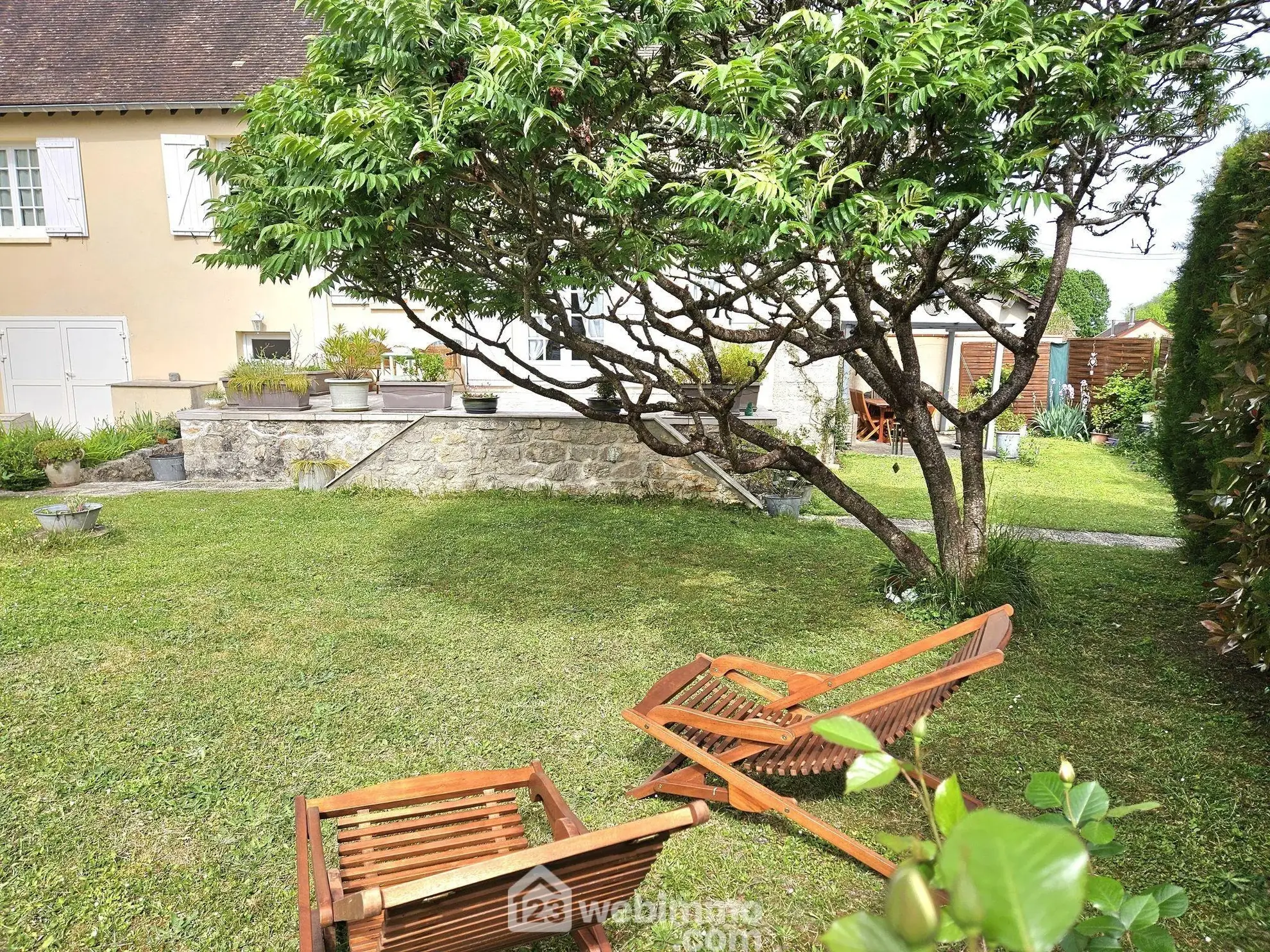 Maison de 97 m² à Nanteau-sur-Lunain avec terrasse et jardin arboré 