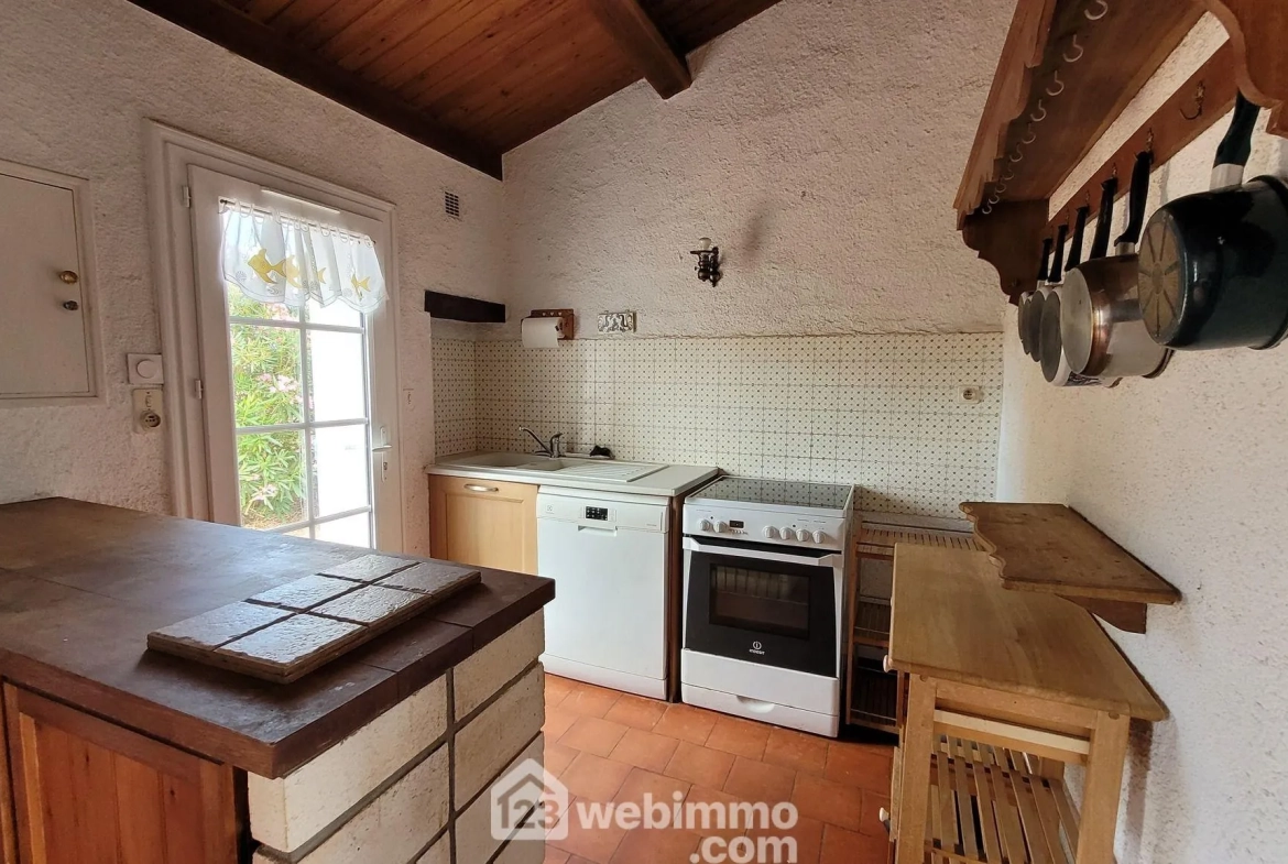 Belle maison vendéenne à Longeville-sur-Mer avec grand terrain et garage 