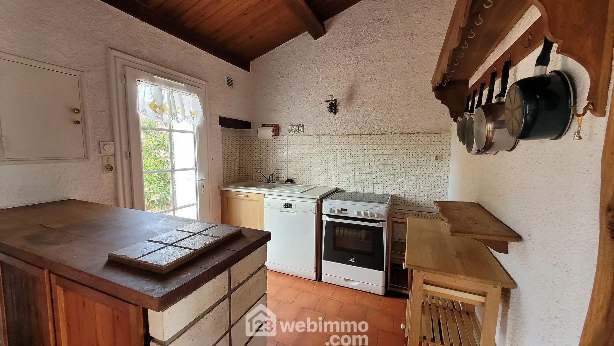 Belle maison vendéenne à Longeville-sur-Mer avec grand terrain et garage 