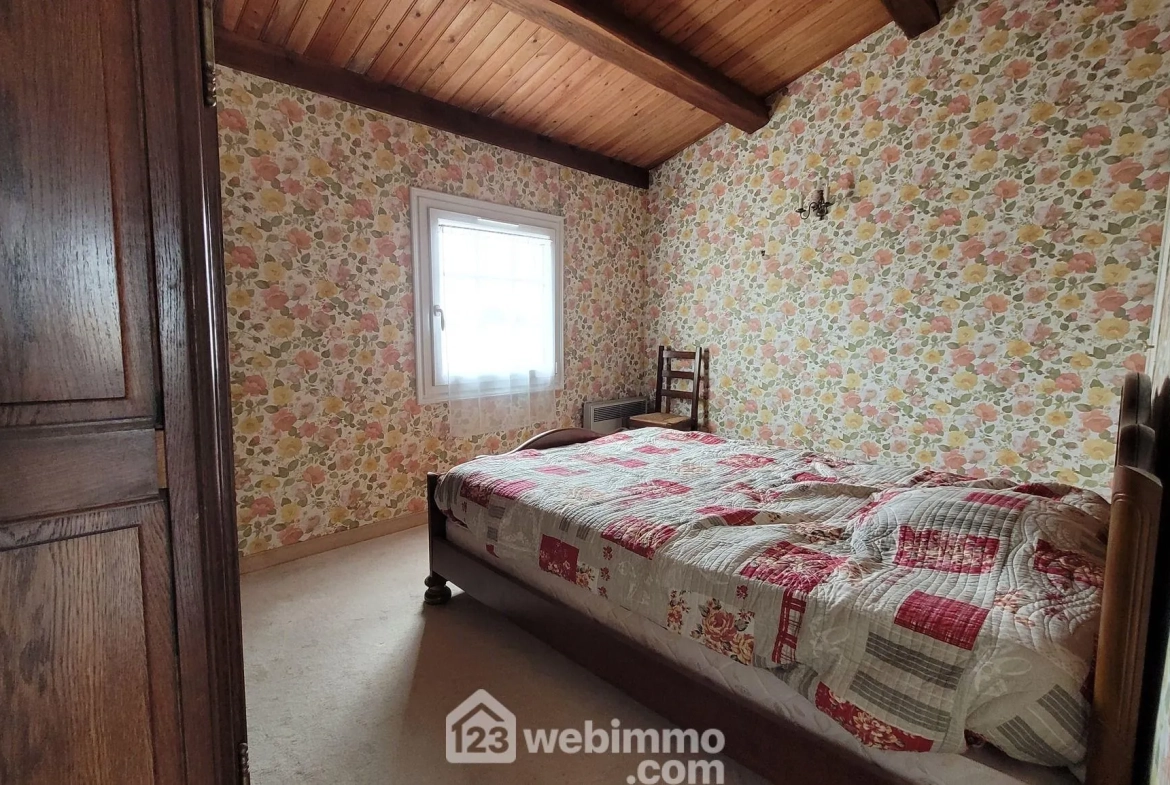 Belle maison vendéenne à Longeville-sur-Mer avec grand terrain et garage 
