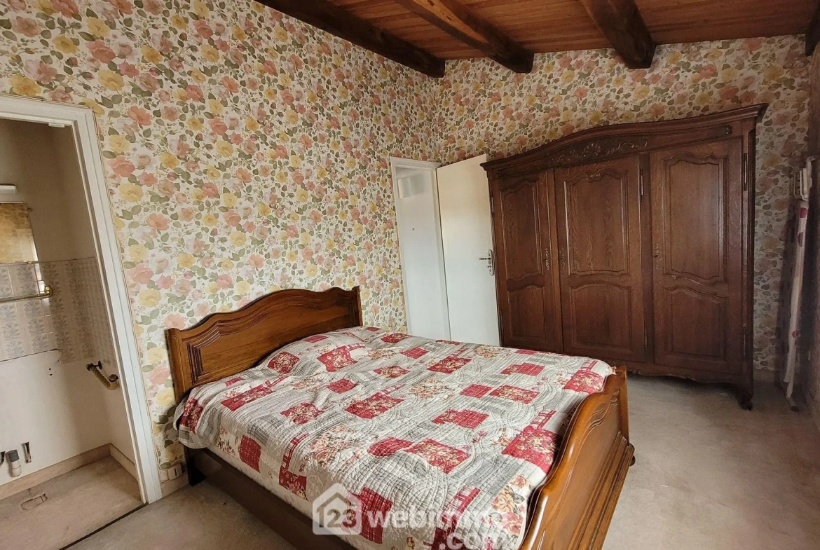 Belle maison vendéenne à Longeville-sur-Mer avec grand terrain et garage 