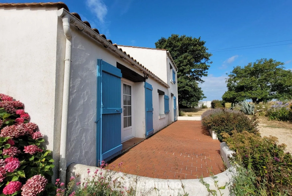 Belle maison vendéenne à Longeville-sur-Mer avec grand terrain et garage 