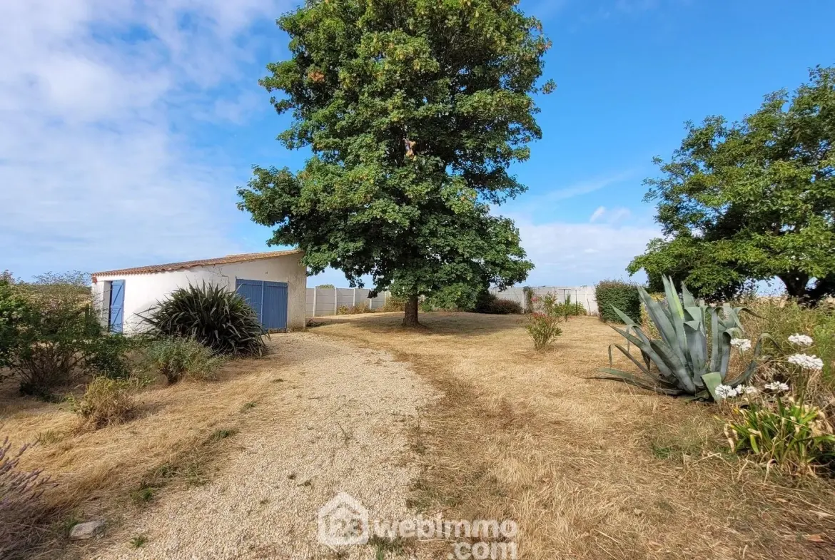 Belle maison vendéenne à Longeville-sur-Mer avec grand terrain et garage 