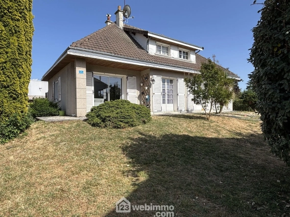 Maison de plain-pied 114 m² à Châtellerault avec 4 chambres et terrasse