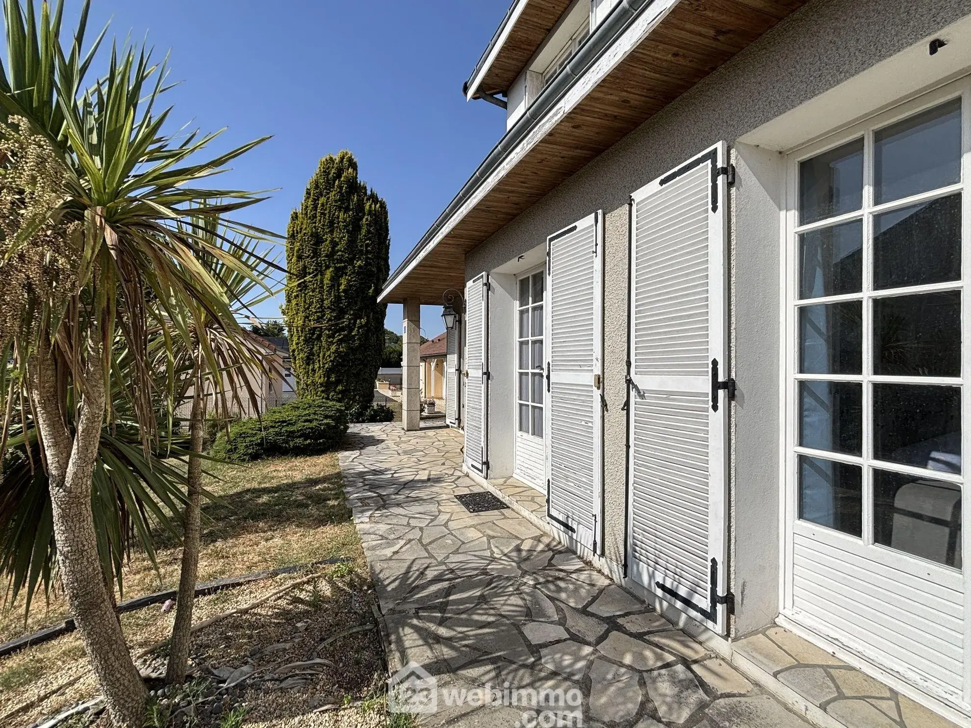 Maison de plain-pied 114 m² à Châtellerault avec 4 chambres et terrasse 