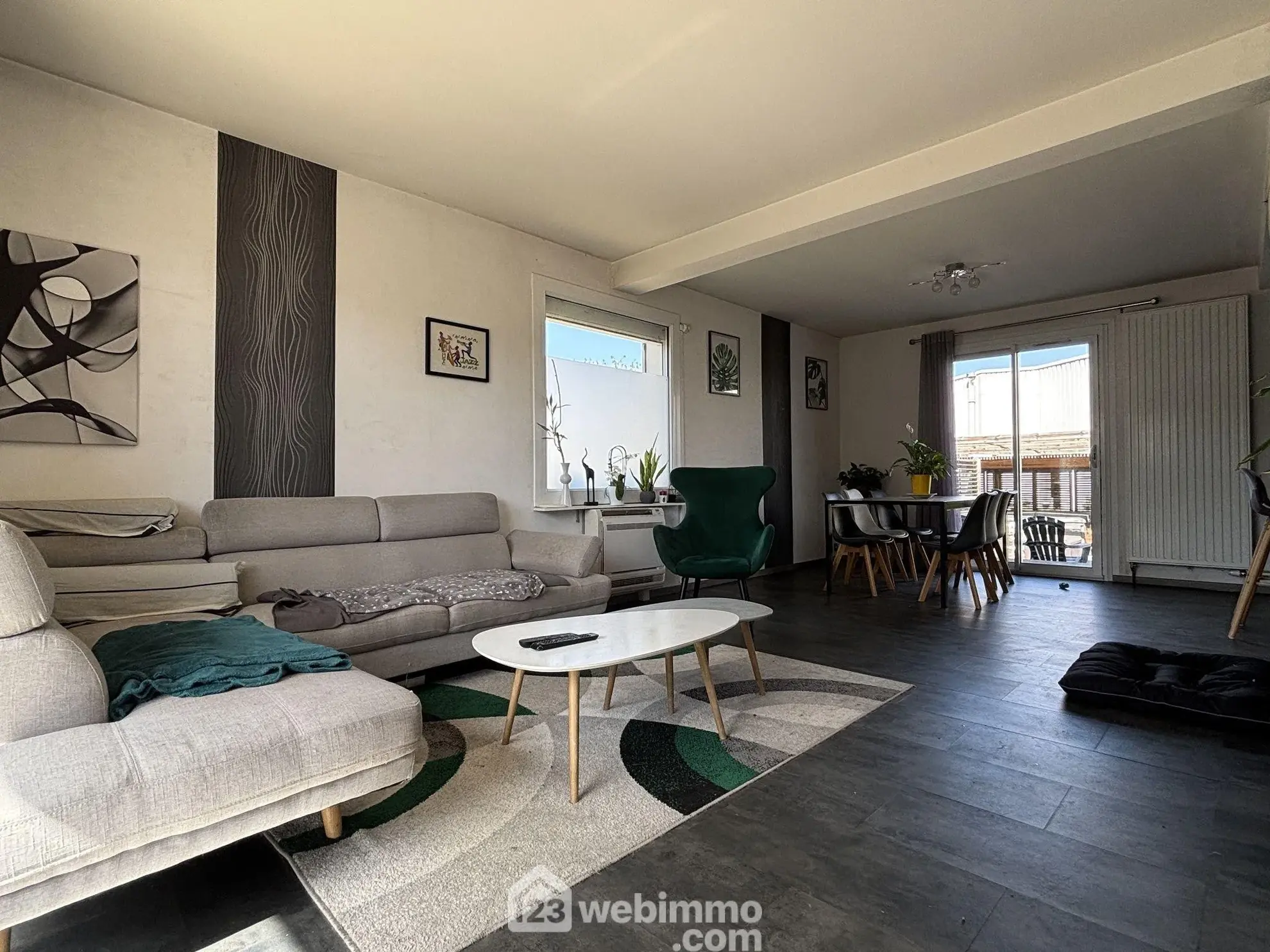 Maison de plain-pied 114 m² à Châtellerault avec 4 chambres et terrasse 