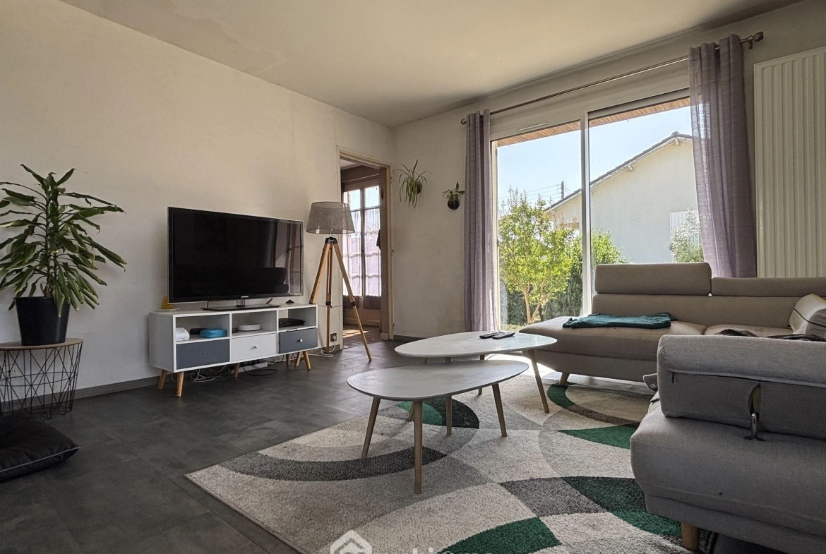 Maison de plain-pied 114 m² à Châtellerault avec 4 chambres et terrasse 