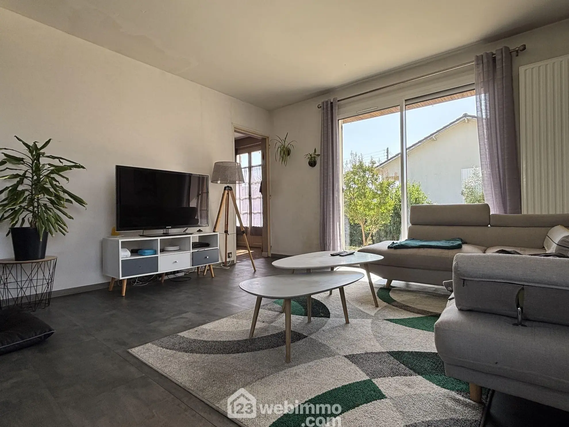 Maison de plain-pied 114 m² à Châtellerault avec 4 chambres et terrasse 