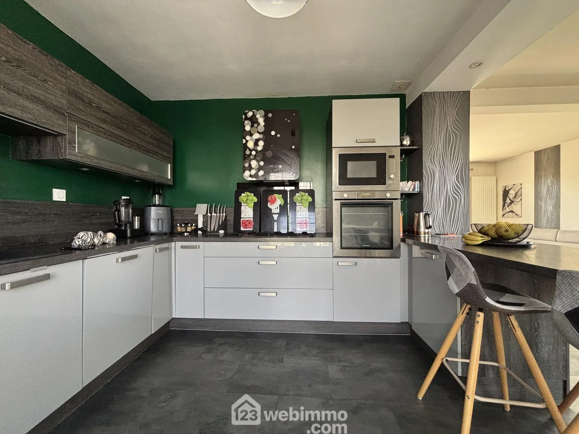Maison de plain-pied 114 m² à Châtellerault avec 4 chambres et terrasse 