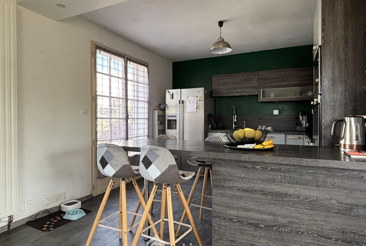 Maison de plain-pied 114 m² à Châtellerault avec 4 chambres et terrasse 