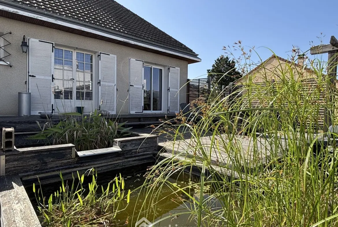 Maison de plain-pied 114 m² à Châtellerault avec 4 chambres et terrasse 