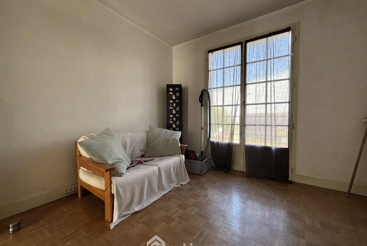 Maison de plain-pied 114 m² à Châtellerault avec 4 chambres et terrasse 