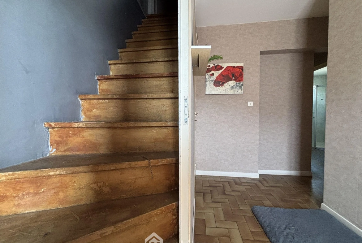 Maison de plain-pied 114 m² à Châtellerault avec 4 chambres et terrasse 