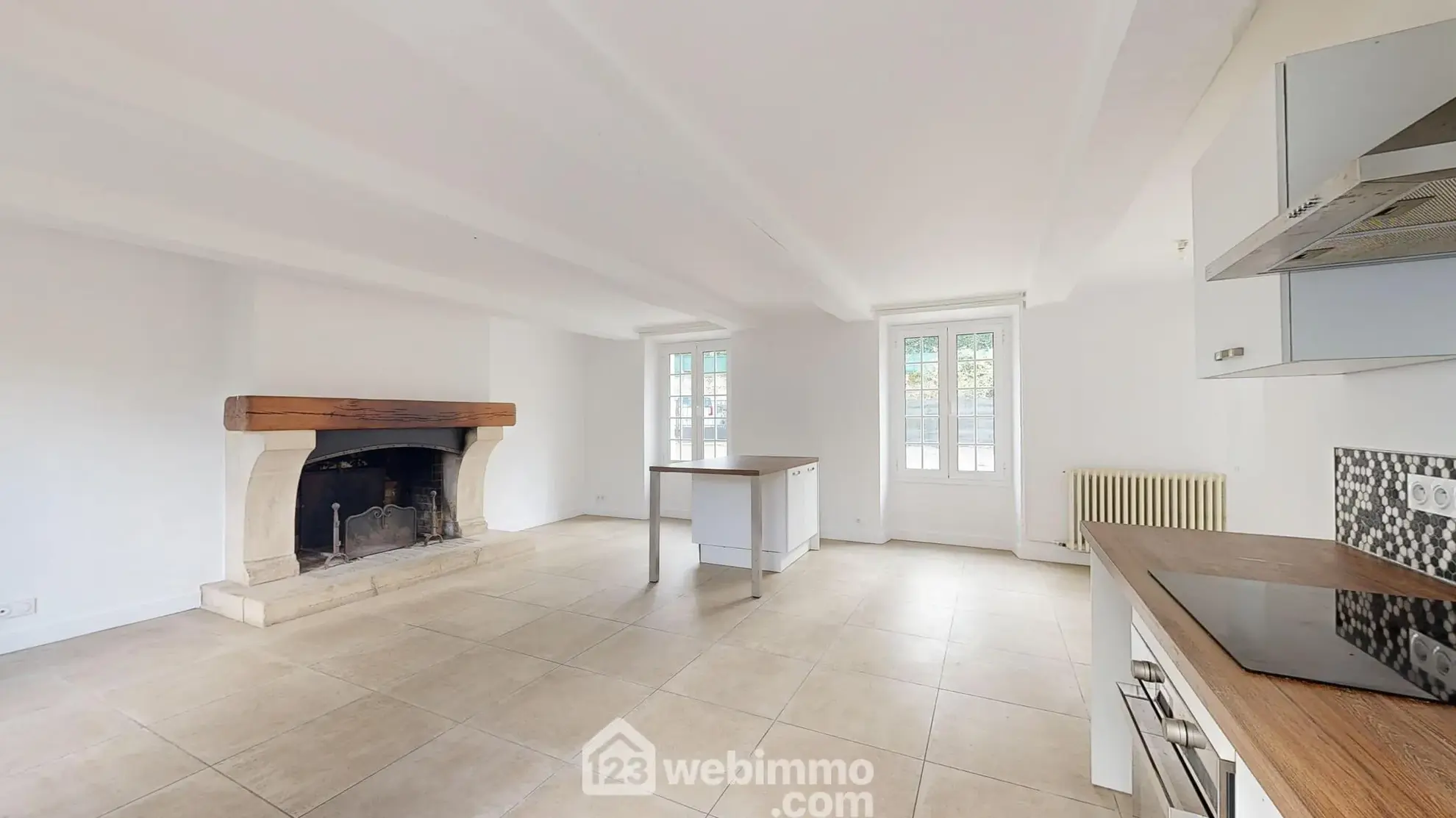 Appartement rénové avec terrasse et parking à Senlis - 77 m² 