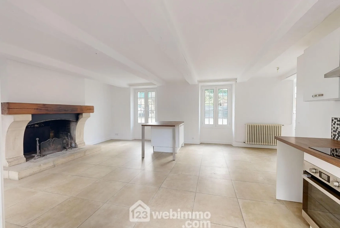 Appartement rénové avec terrasse et parking à Senlis - 77 m² 
