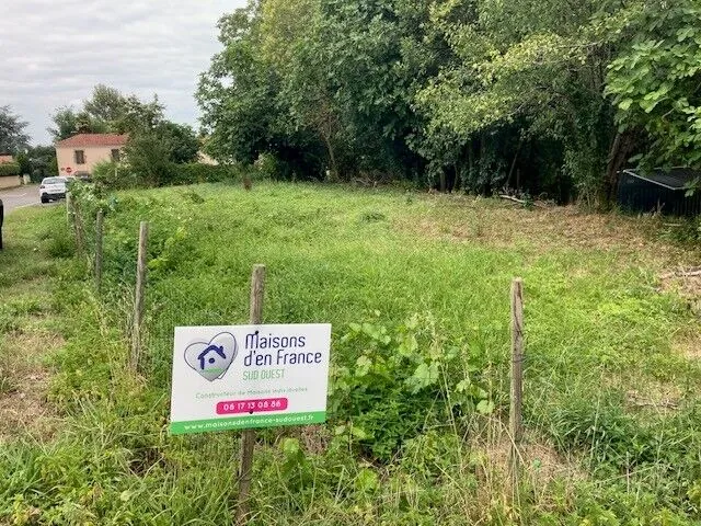 Terrain à bâtir viabilisé de 263 m² à Geaune dans un secteur calme 